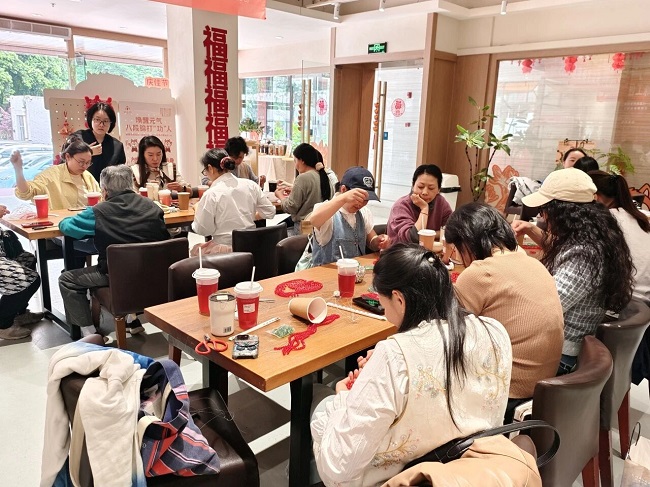 “小串珠”串起居民“大就業(yè)”！瑞方人力助力火車南站街道錦官新城社區(qū)開(kāi)展技能培訓(xùn) 第2張