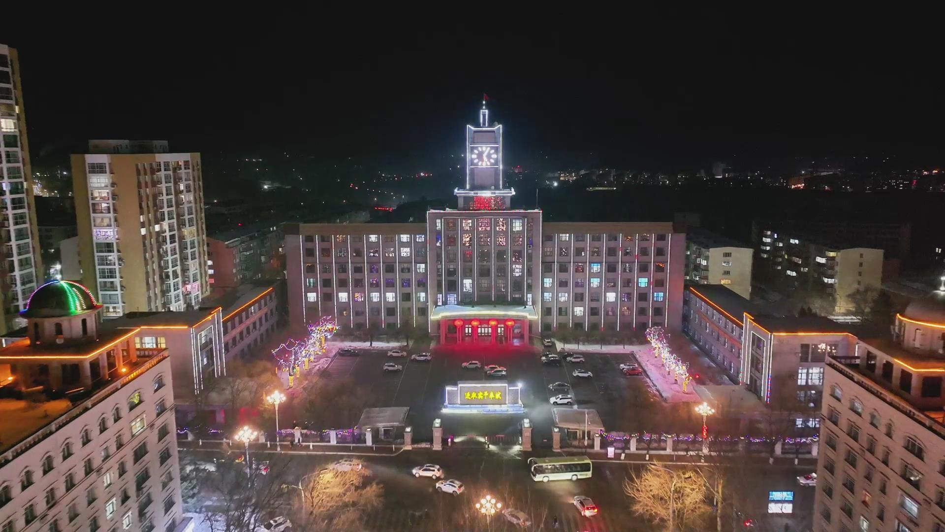 提前籌備掃雪物資 科學部署防滑工作